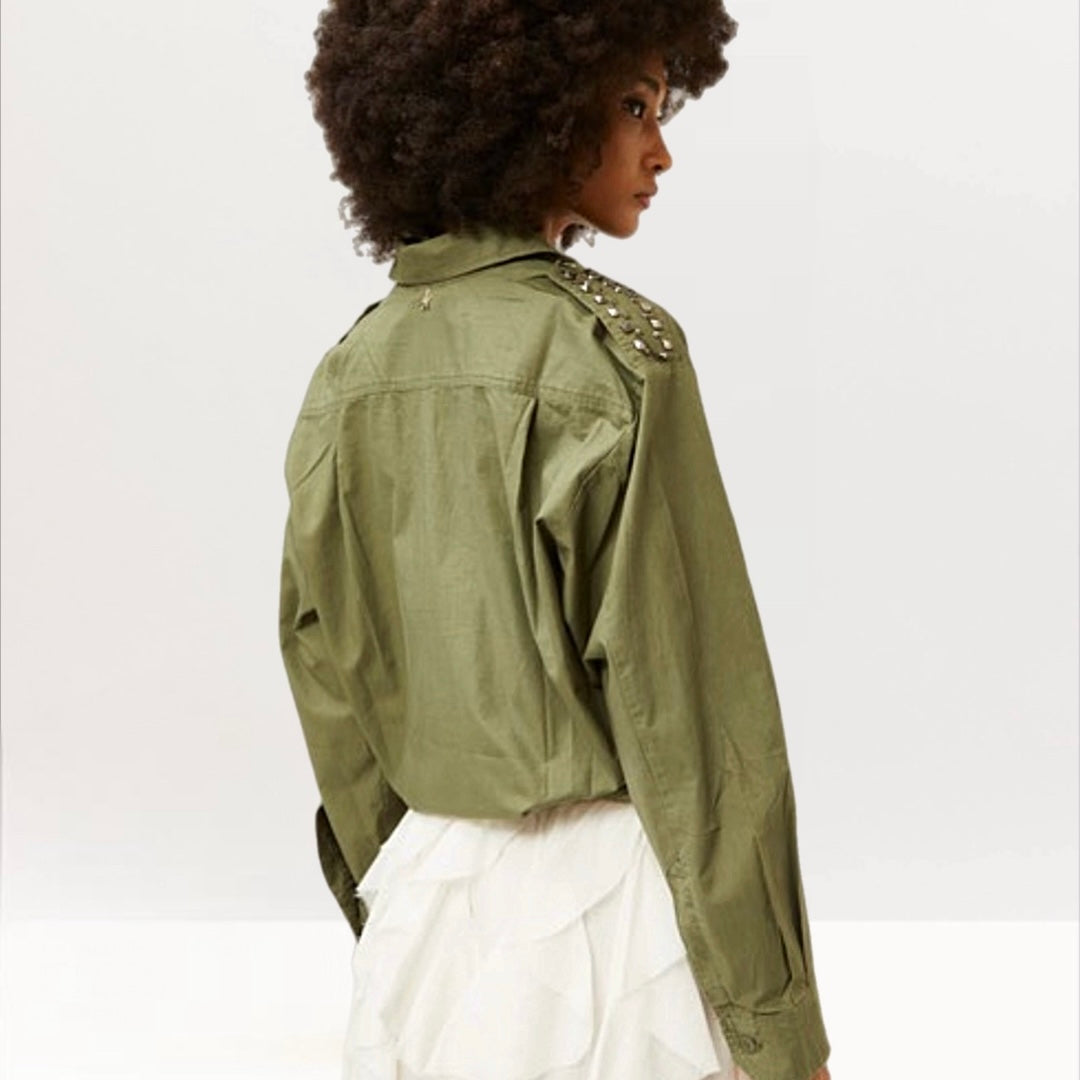 Chemise vert cloutée
